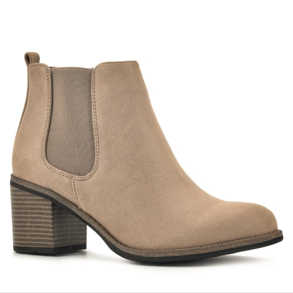 White Mountain Ladies Ankle Boot, Tan - Picture 1 of 5